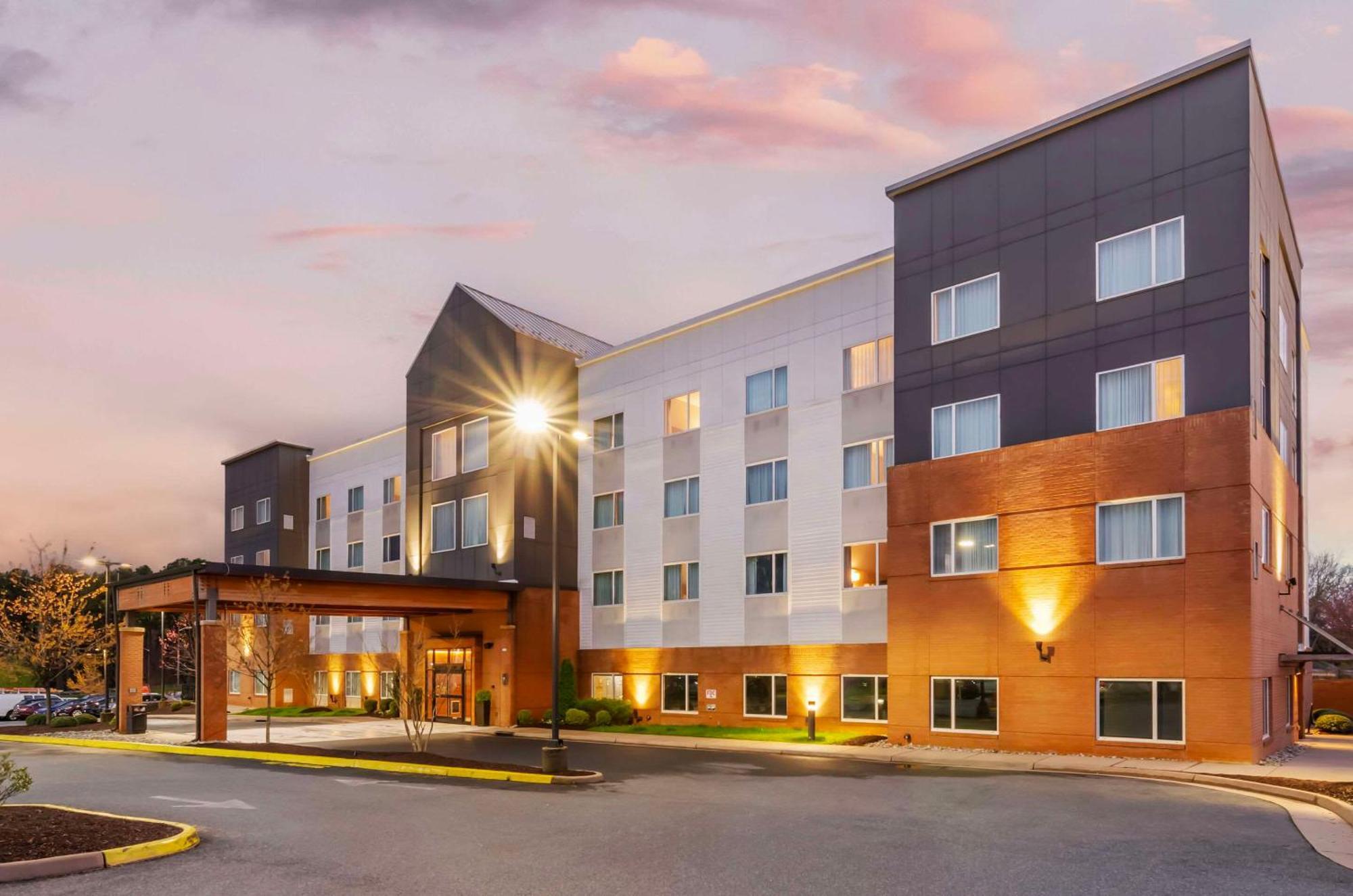 Country & By Radisson, Charlottesville-uva, Va Hotel Charlottesville
