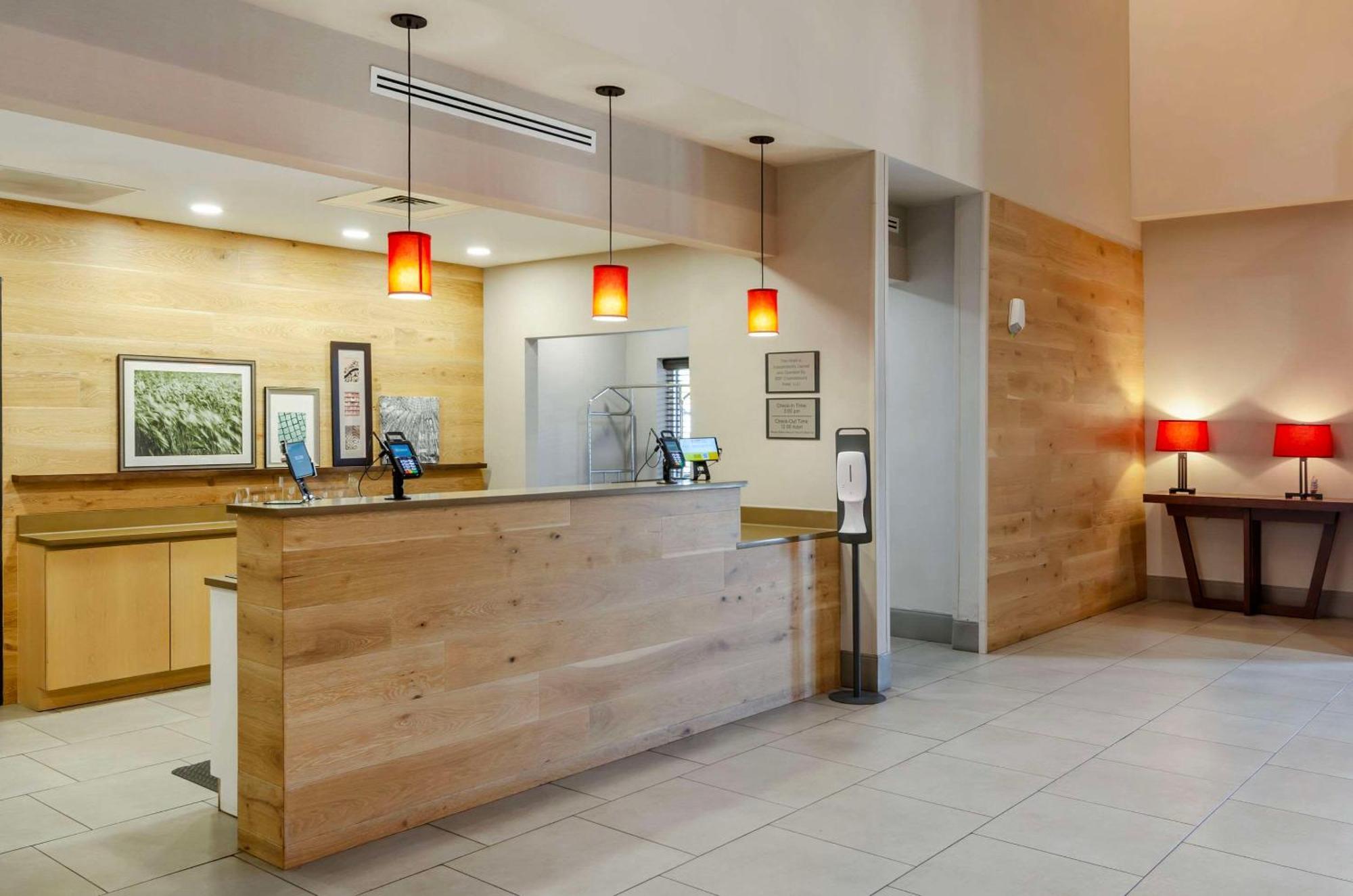 Hotel Country & By Radisson, Charlottesville-uva, Va Charlottesville