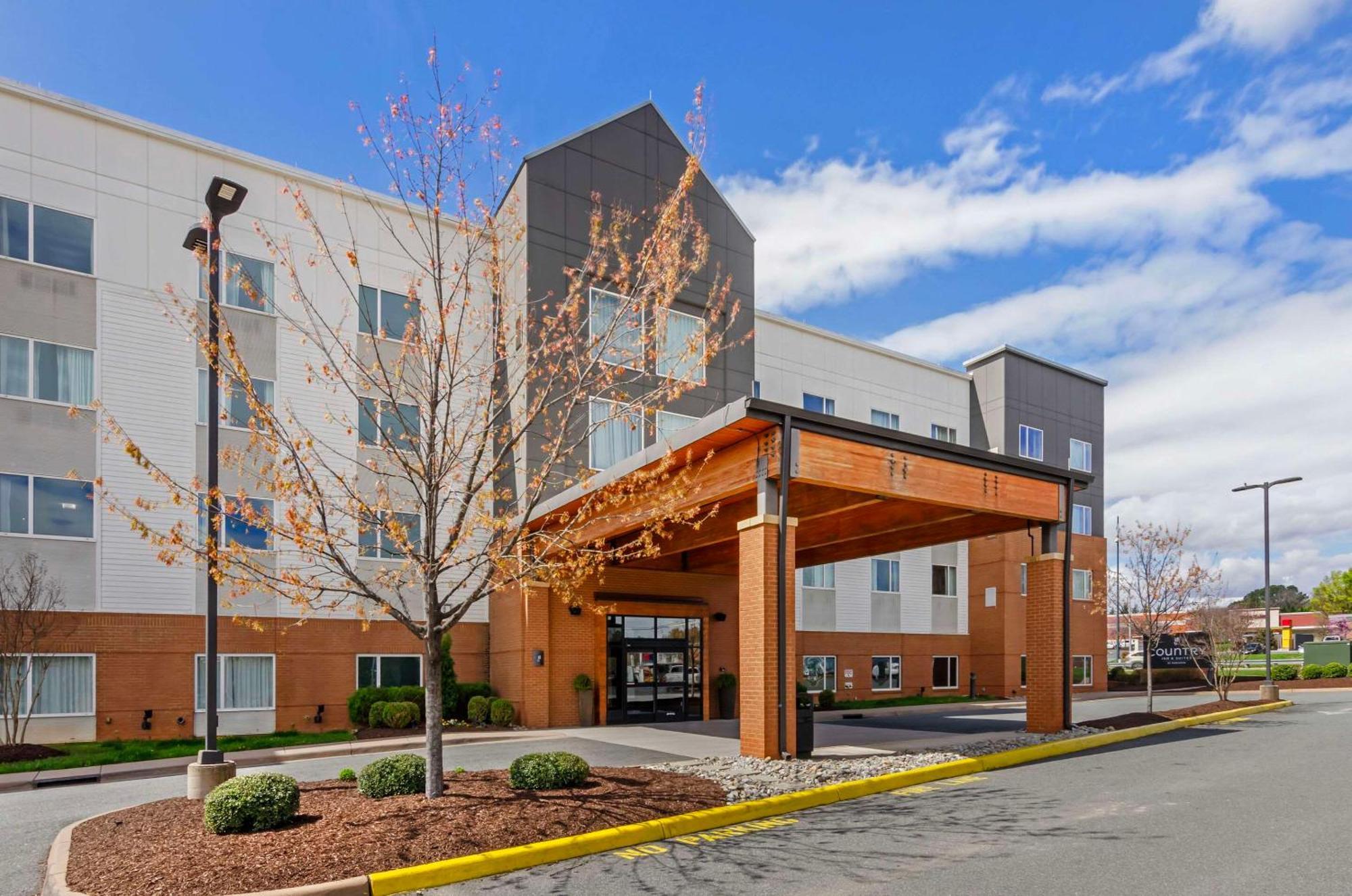 Country & By Radisson, Charlottesville-uva, Va Charlottesville