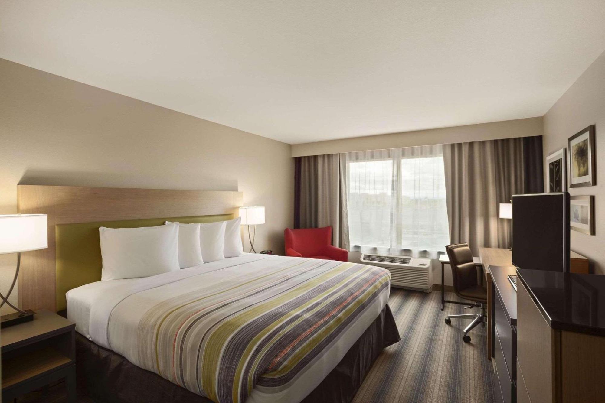 Hotel Country & By Radisson, Charlottesville-uva, Va 3*