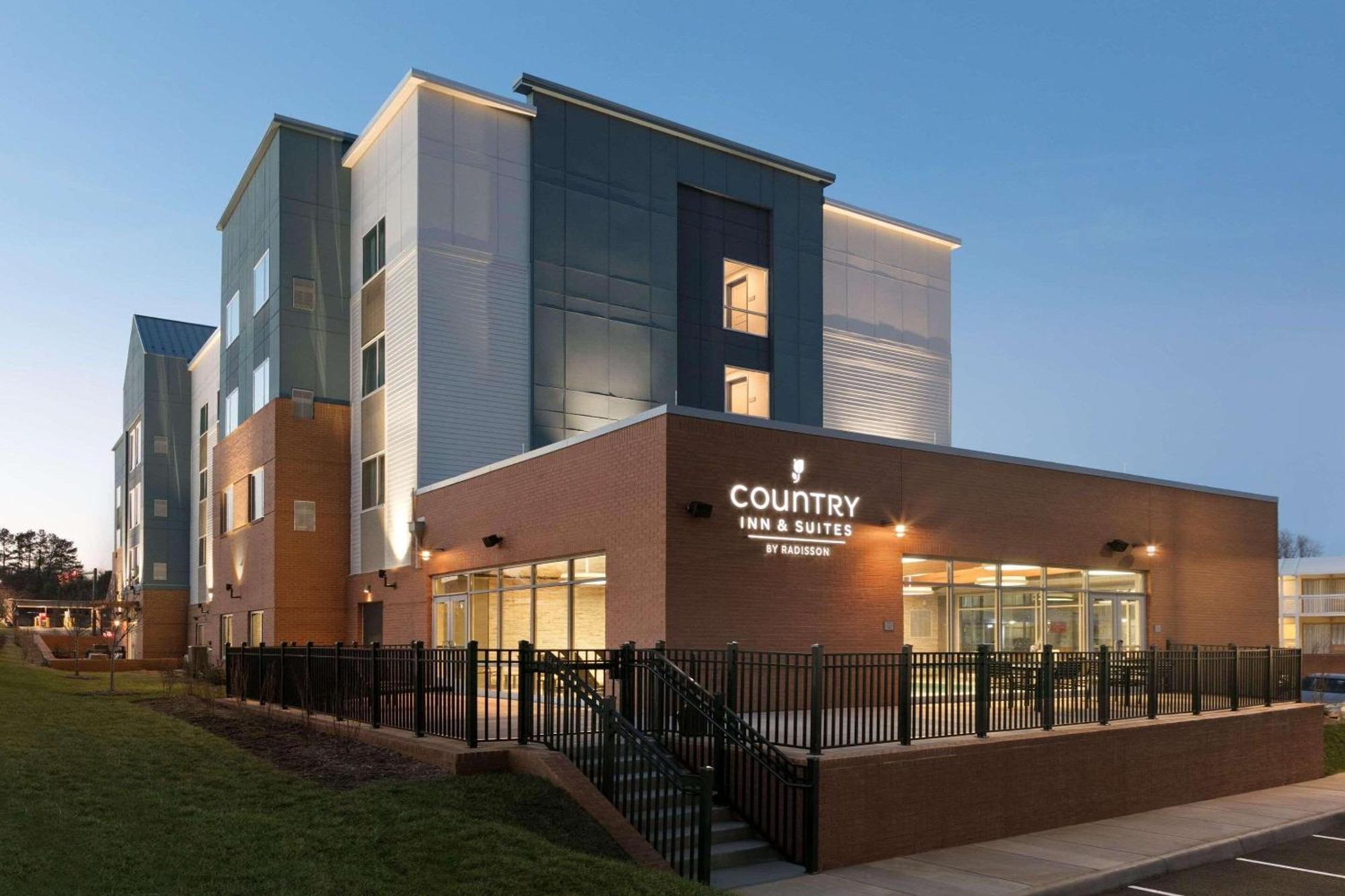 Country & By Radisson, Charlottesville-uva, Va 3* Charlottesville