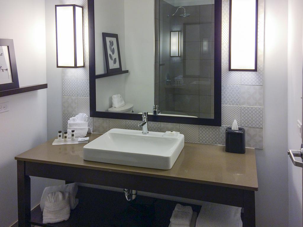 Country & By Radisson, Charlottesville-uva, Va Hotel 3*